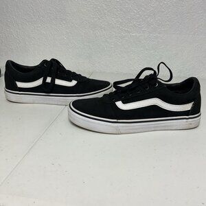 Vans Shoes Women’s 8.5 Black White Stripe Flat Skate Shoes 508731 Casual Wear
